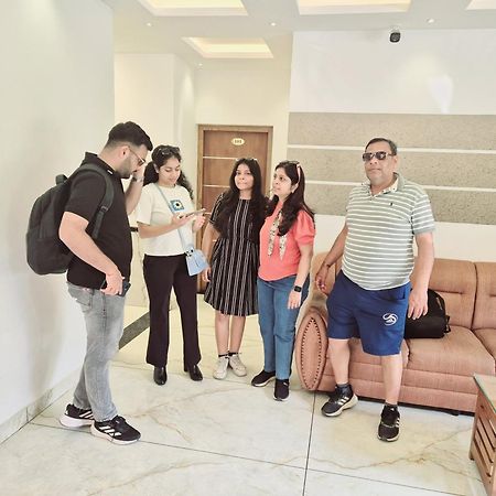 Marina Suites Airport Hotel Kochi Luaran gambar