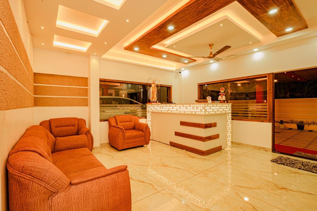 Marina Suites Airport Hotel Kochi Luaran gambar