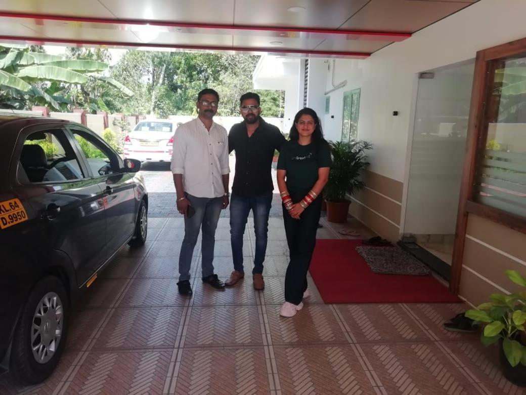 Marina Suites Airport Hotel Kochi Luaran gambar