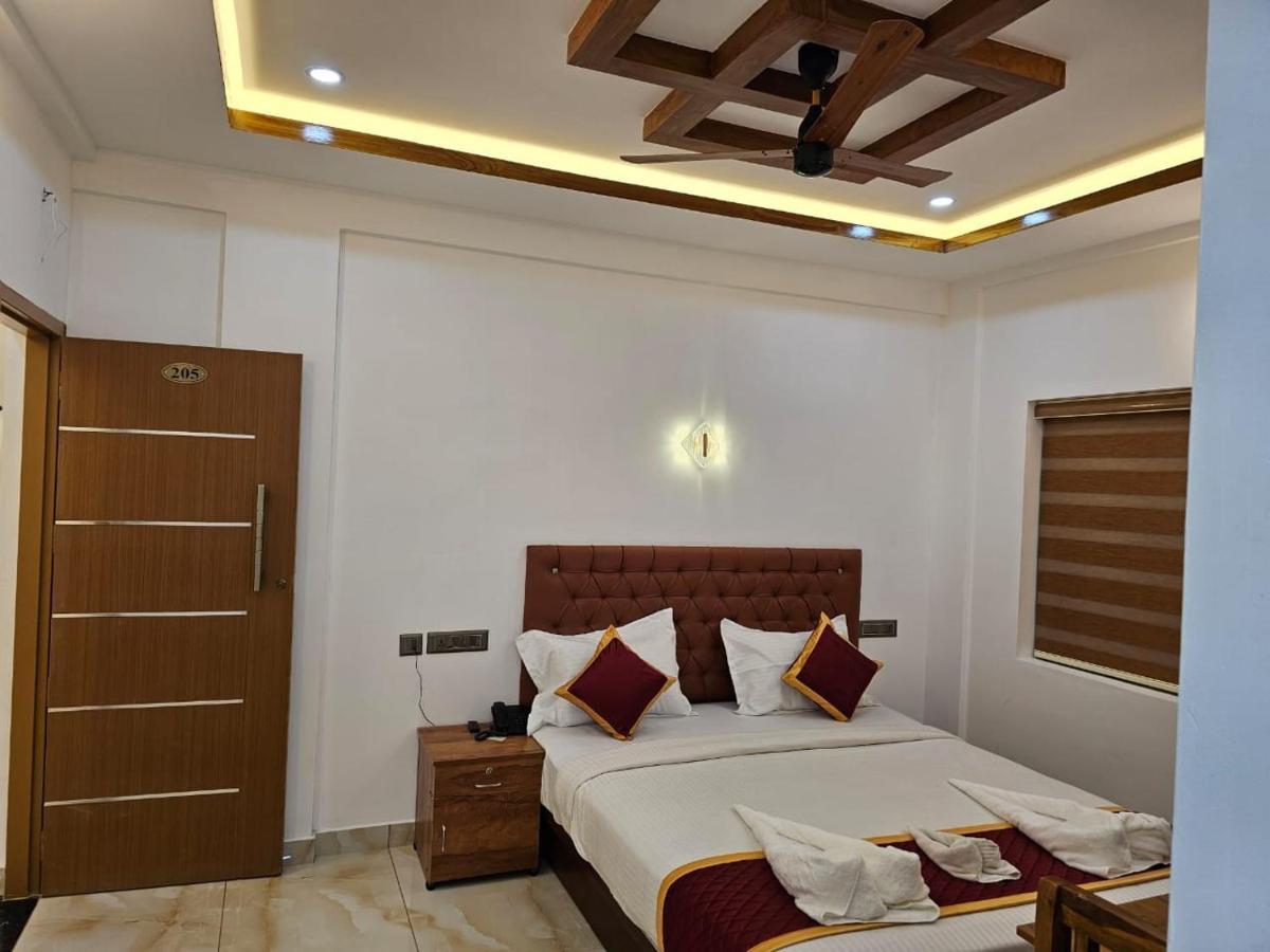 Marina Suites Airport Hotel Kochi Luaran gambar